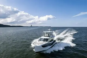 Thumbnail von Galeon 560 FLY