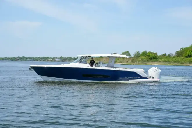 Regal 43 SAV