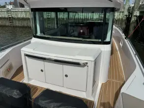 Thumbnail von Axopar 37 XC Cross Cabin