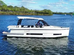 De Antonio Yachts D32