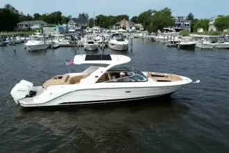 Sea Ray SLX 310 Outboard
