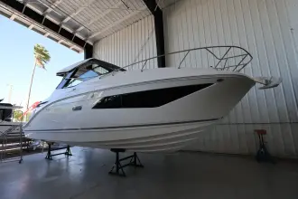 Sea Ray 320 Sundancer Outboard