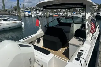 Thumbnail von Boston Whaler 240 Vantage