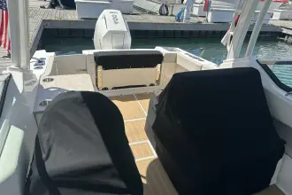Thumbnail von Boston Whaler 240 Vantage
