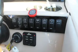 Thumbnail von Boston Whaler 240 Vantage