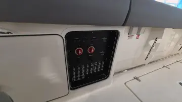 Thumbnail von Boston Whaler 330 Outrage