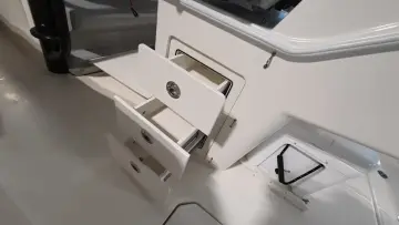 Thumbnail von Boston Whaler 330 Outrage