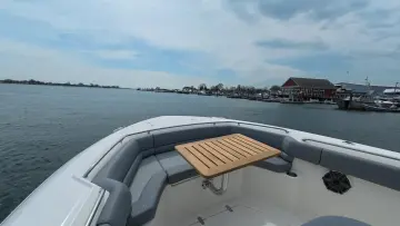 Thumbnail von Boston Whaler 330 Outrage