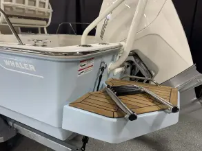 Thumbnail von Boston Whaler 210 Montauk