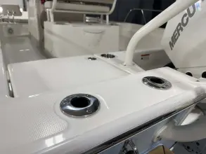 Thumbnail von Boston Whaler 210 Montauk