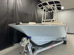 Thumbnail von Boston Whaler 210 Montauk