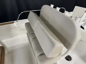 Thumbnail von Boston Whaler 210 Montauk
