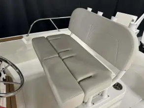 Thumbnail von Boston Whaler 210 Montauk