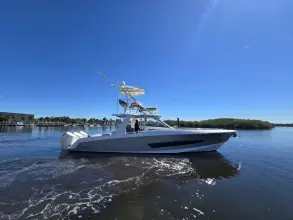 Thumbnail von Boston Whaler 420 Outrage