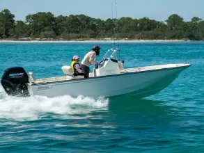 Thumbnail von Boston Whaler 170 Montauk