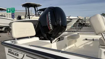 Thumbnail von Boston Whaler 170 Montauk