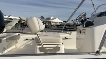Thumbnail von Boston Whaler 170 Montauk