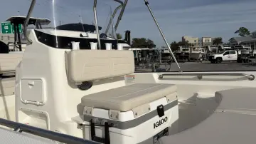 Thumbnail von Boston Whaler 170 Montauk