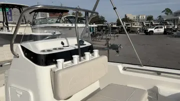 Thumbnail von Boston Whaler 170 Montauk