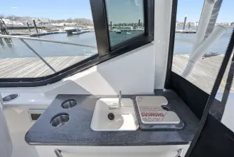 Thumbnail von Boston Whaler 325 Conquest