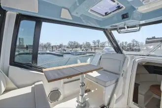 Thumbnail von Boston Whaler 325 Conquest