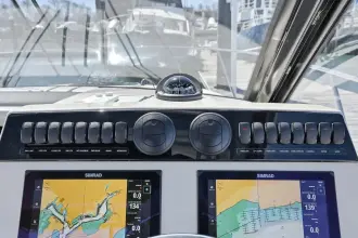 Thumbnail von Boston Whaler 325 Conquest