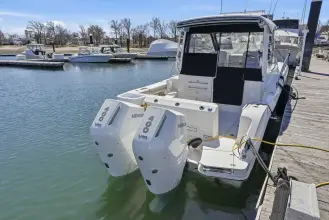 Thumbnail von Boston Whaler 325 Conquest