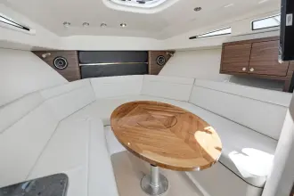 Thumbnail von Boston Whaler 325 Conquest