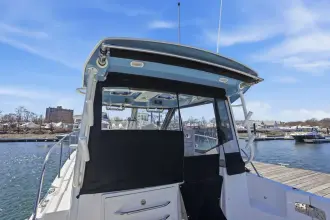 Thumbnail von Boston Whaler 325 Conquest
