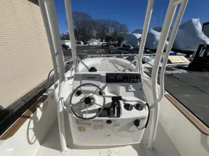 Thumbnail von Boston Whaler 190 Montauk