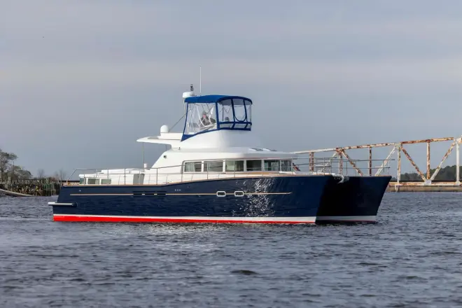 Lagoon Power 43