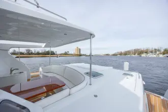 Thumbnail von Lagoon Power 43