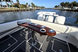 Thumbnail von Intrepid 400 Cuddy
