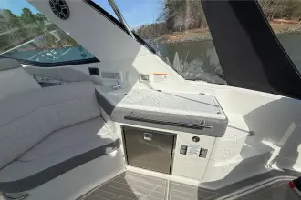 Thumbnail von Sea Ray Sundancer 320