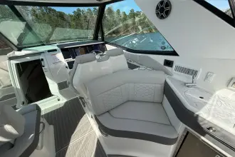 Thumbnail von Sea Ray Sundancer 320