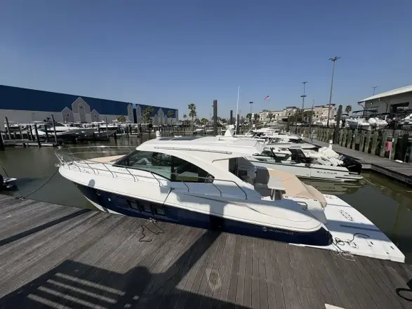 Cruisers Yachts 450 CANTIUS