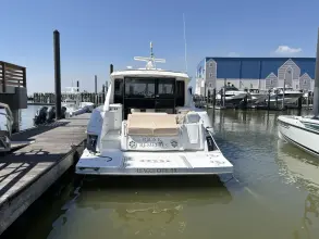 Thumbnail von Cruisers Yachts 450 CANTIUS