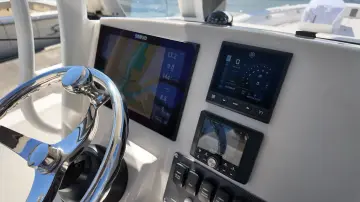 Thumbnail von Boston Whaler 250 Dauntless