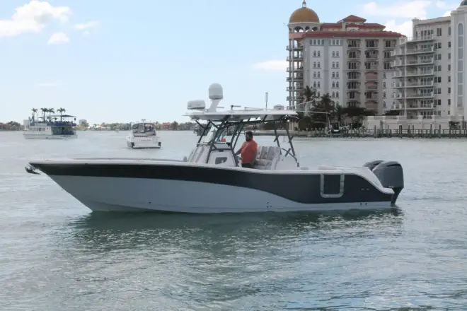 Sea Fox Boats 328 Commander