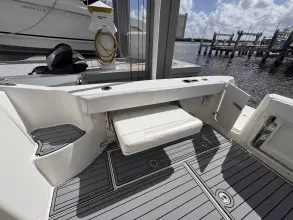 Thumbnail von Boston Whaler 315 Conquest
