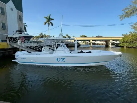 Intrepid 327 CC OZ