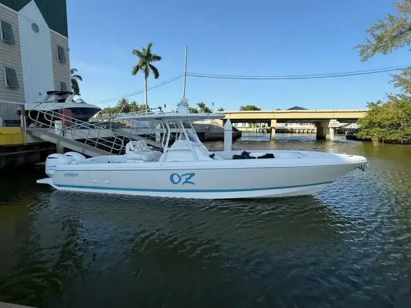 Intrepid 327 CC OZ