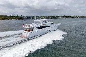 Thumbnail von Hatteras 80 Enclosed Bridge Skylounge OUTRAGEOUS