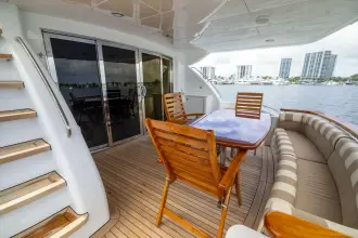 Thumbnail von Hatteras 80 Enclosed Bridge Skylounge OUTRAGEOUS