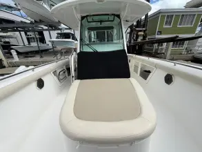 Thumbnail von Boston Whaler 350 Outrage