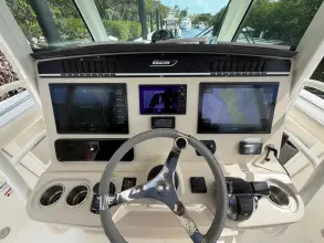Thumbnail von Boston Whaler 350 Outrage