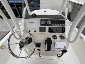 Thumbnail von Boston Whaler 210 Montauk