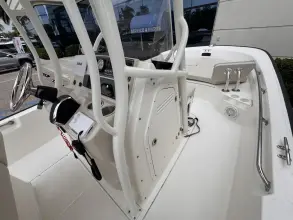 Thumbnail von Boston Whaler 210 Montauk