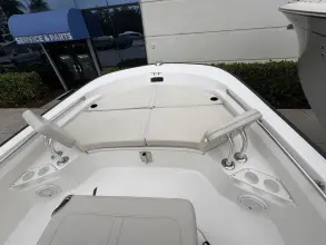 Thumbnail von Boston Whaler 210 Montauk