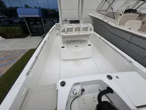 Thumbnail von Boston Whaler 210 Montauk